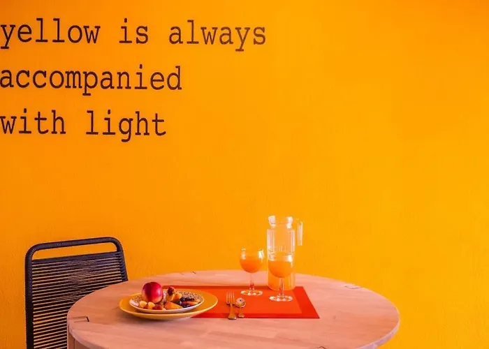 Apartment Yellow House - *