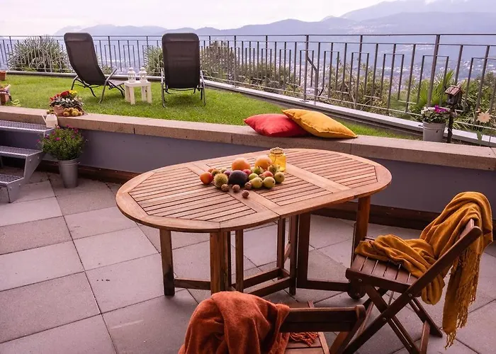 Yellow House - לוגאנו