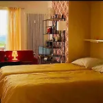 Yellow House - * לוגאנו