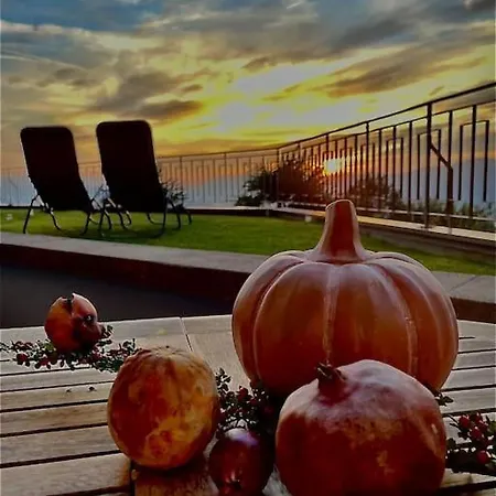 شقة Yellow House - *