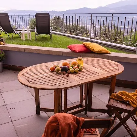 Yellow House - لوغانو